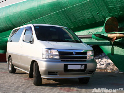 Обзор Nissan Elgrand 2002